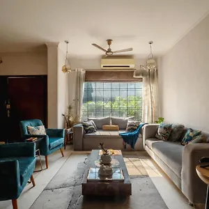  Holiday home Luxurious 4 Bhk With Mini Movie Theatre In India
