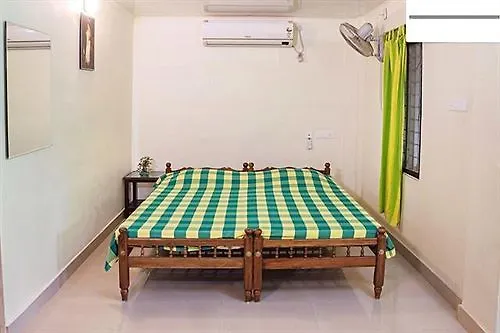 Palm Grove Service Villa Kochi Bed & Breakfast