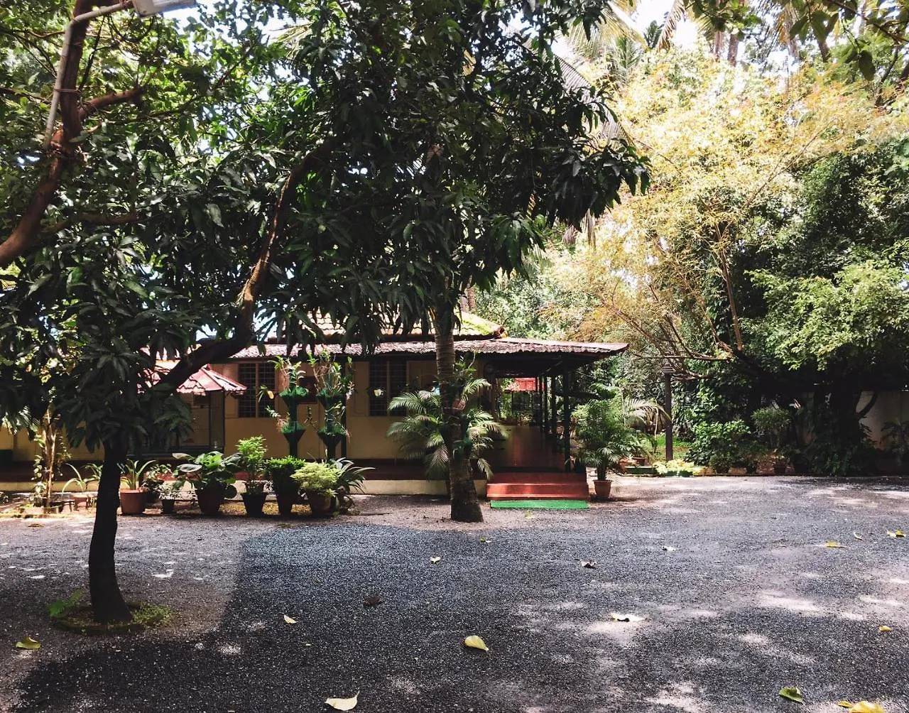 Palm Grove Service Villa Kochi 2*,  India